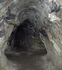 Горы пещеры скалы